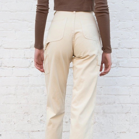 Brandy Melville Cream/White Tammy Cargo Pants - Picture 6 of 6